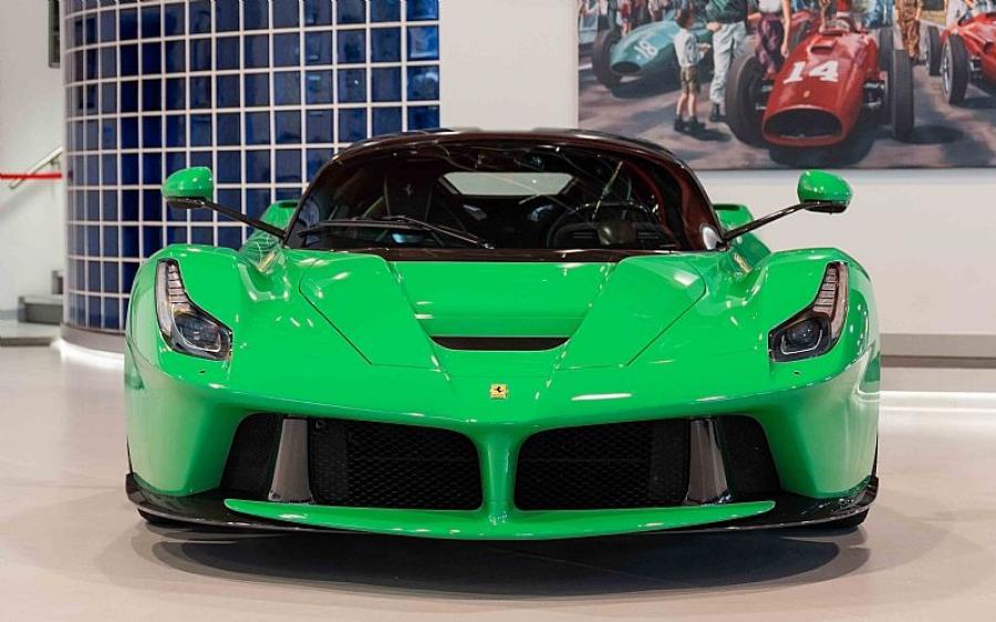  Ferrari LaFerrari Vibrant Kermit 2019 года  (фото 5 из 15)